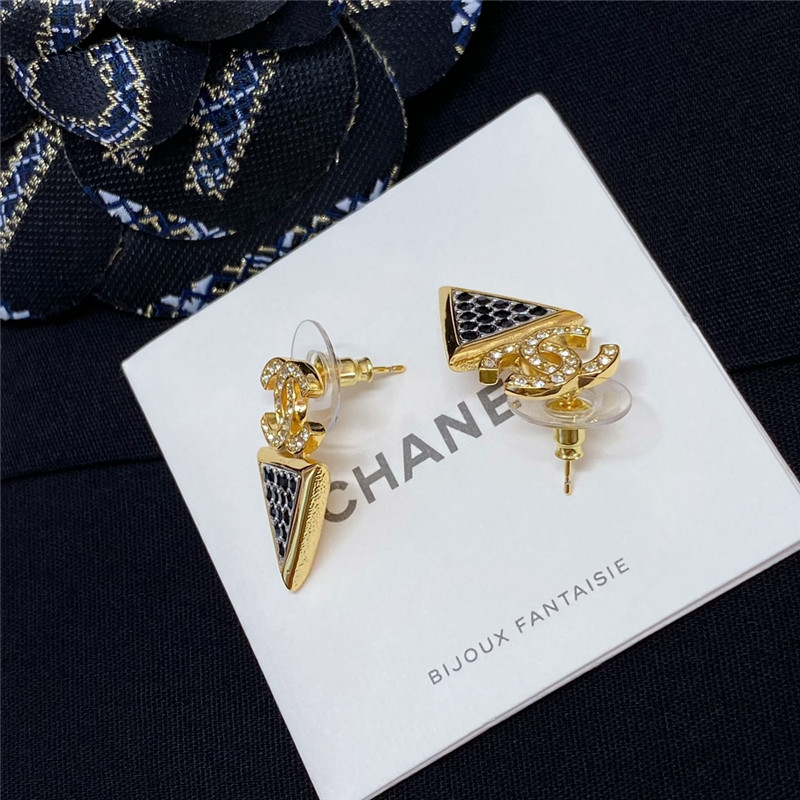 ch**el gold double c triangle black D1am0nd stud earrings