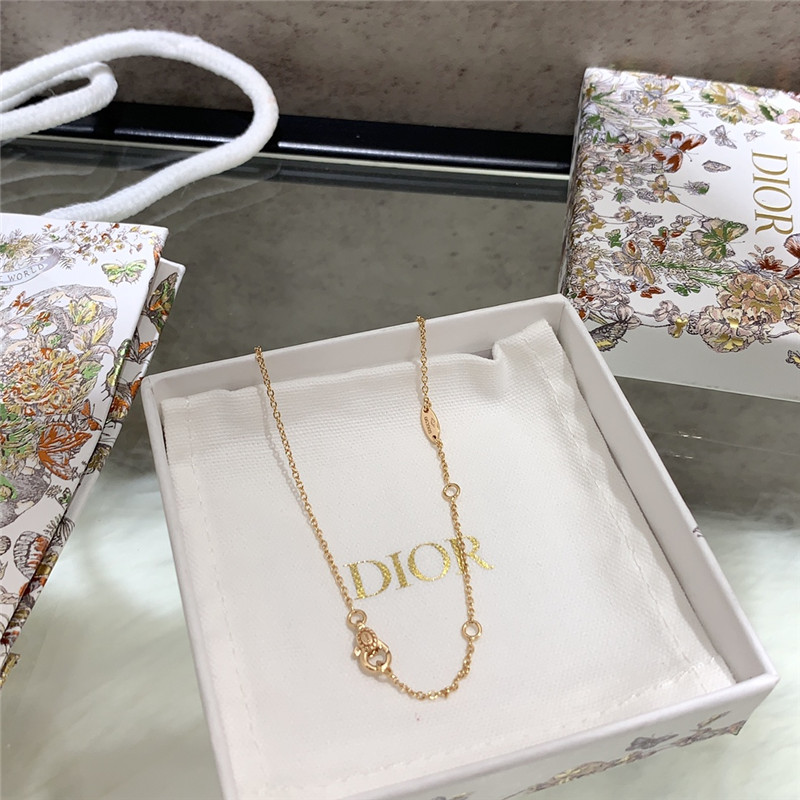 D10r 8-pointed star necklace