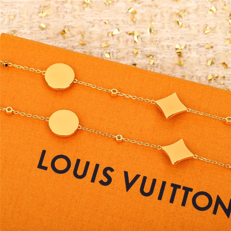 l0vis Vvtt0n lv necklace sweater chain