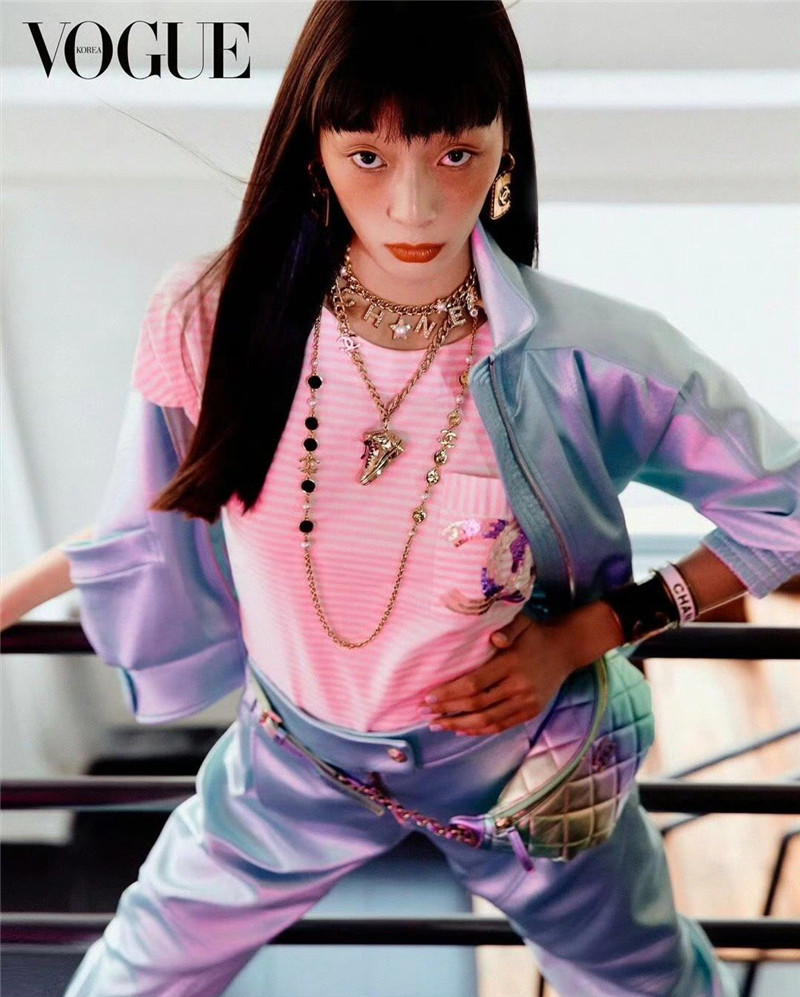 Ch**el letter skates necklace