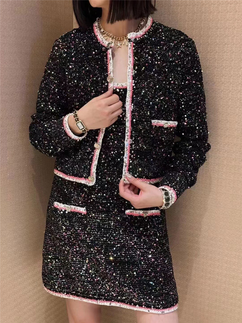 Ch**el letter skates necklace