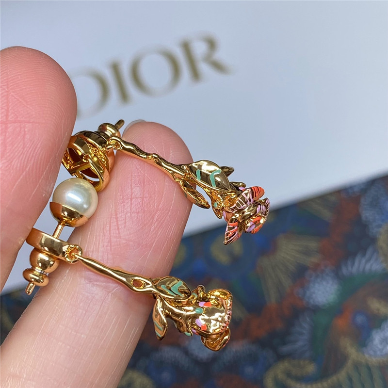 D10r pearl rose earrings