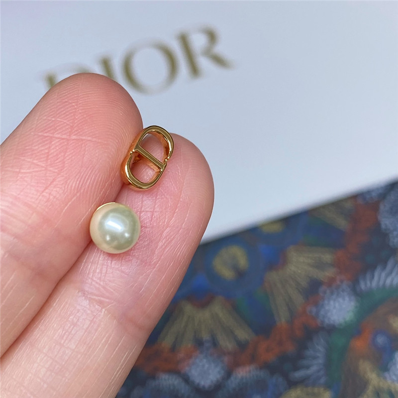 D10r pearl rose earrings