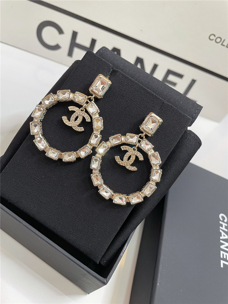 ch**el large D1am0nd ring ear clip