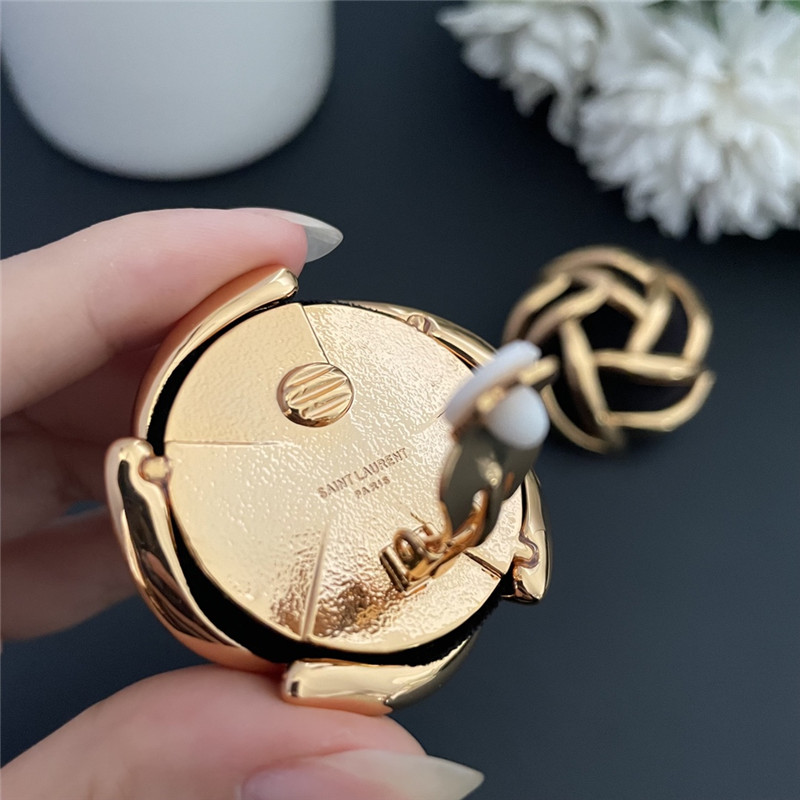 Y51 vintage floral ear clips