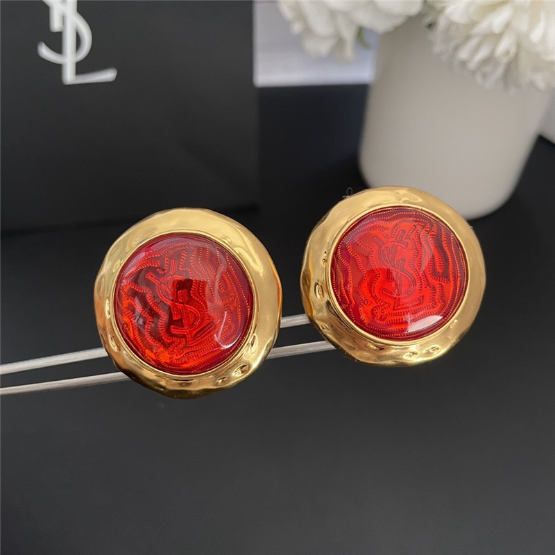 Y51 vintage red resin ear clip