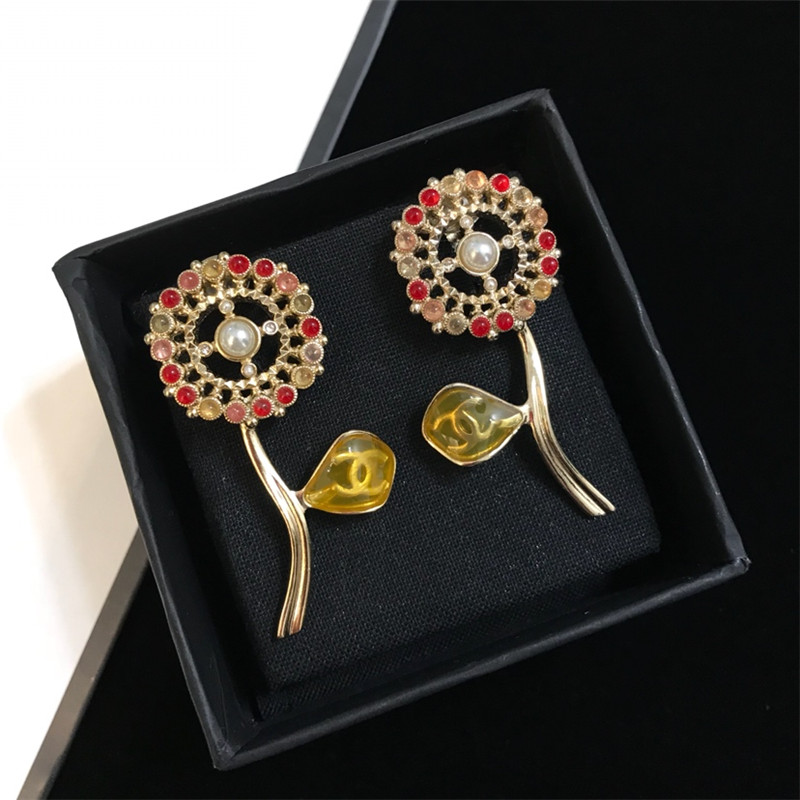 Chanel sunflower flower pendant oil drop ear clip