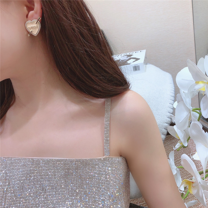 Ch**el medieval heart pearl earrings