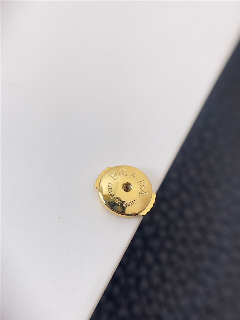 Pra*a new triangle love earrings