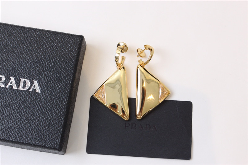 Pra*a new triangle earrings