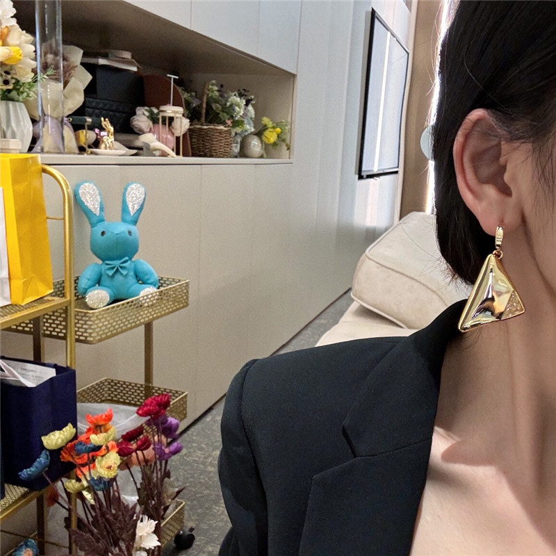 Pra*a new triangle earrings