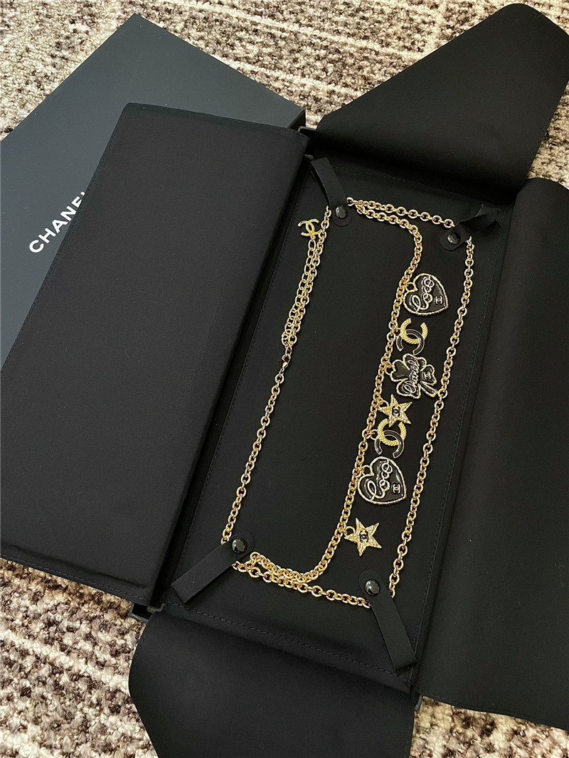 Ch**el multi-element waist chain