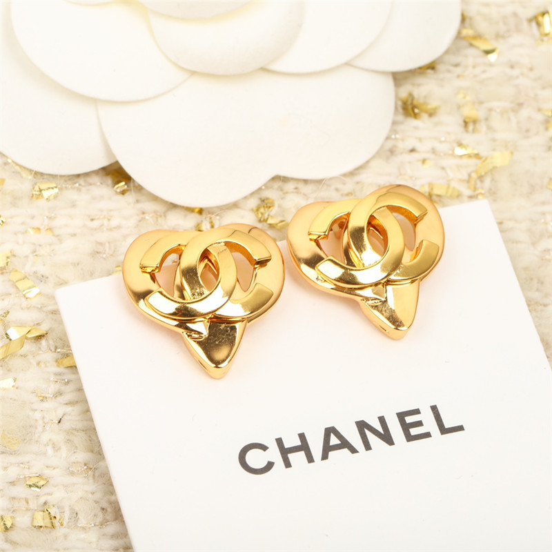 Ch**el love double c ear clip