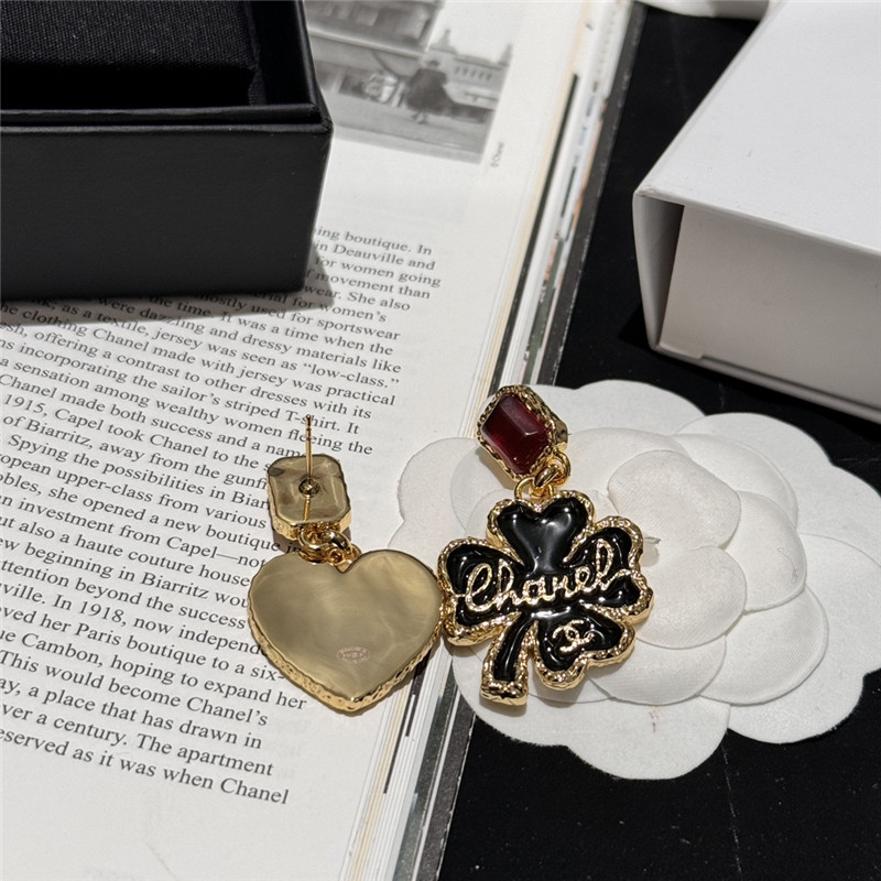 ch**el red D1am0nd gold edge lava earrings