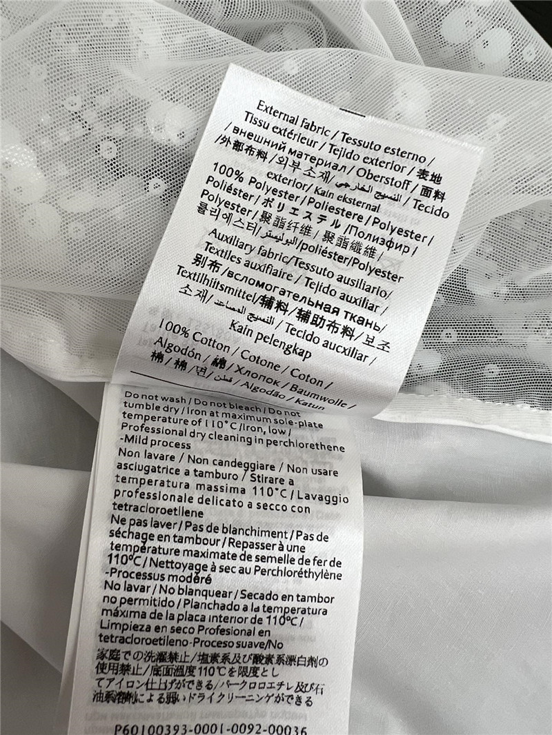 Va1e*ntin0 new shirt replica designer clothes