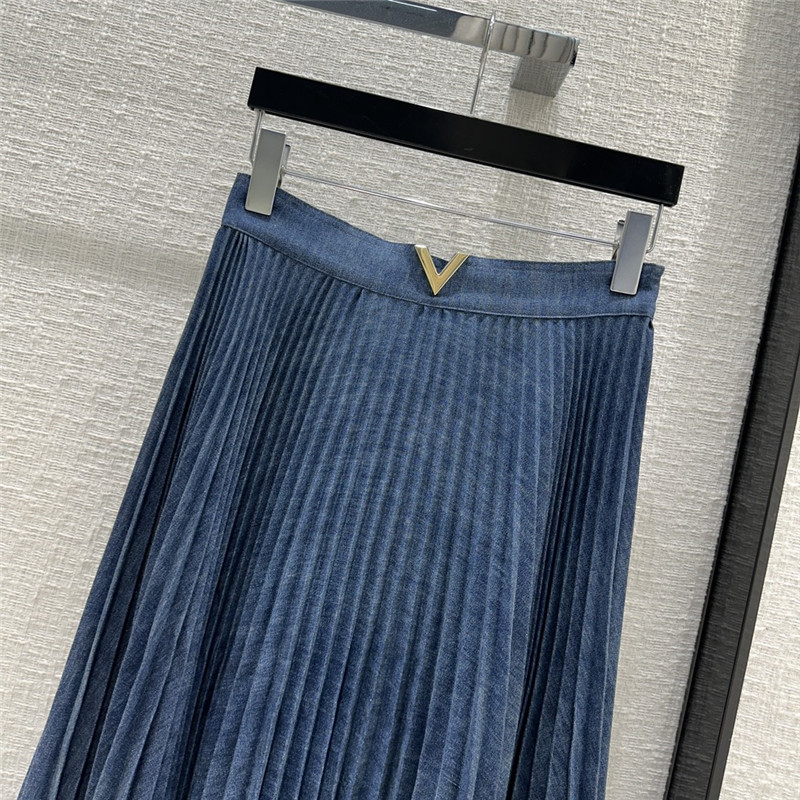 Va1e*ntin0 ach**elordion pleated denim skirt replica designer clothes