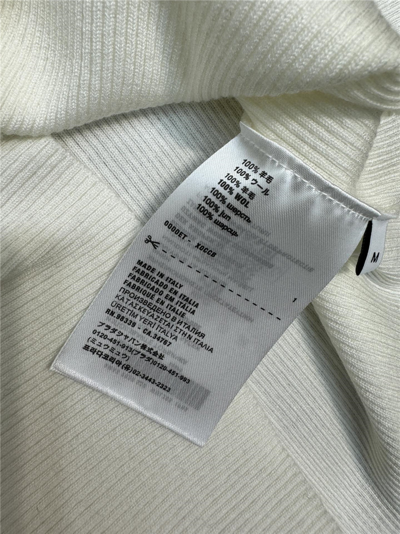 M1um1u gold thread logo knitted vest replicas clothes