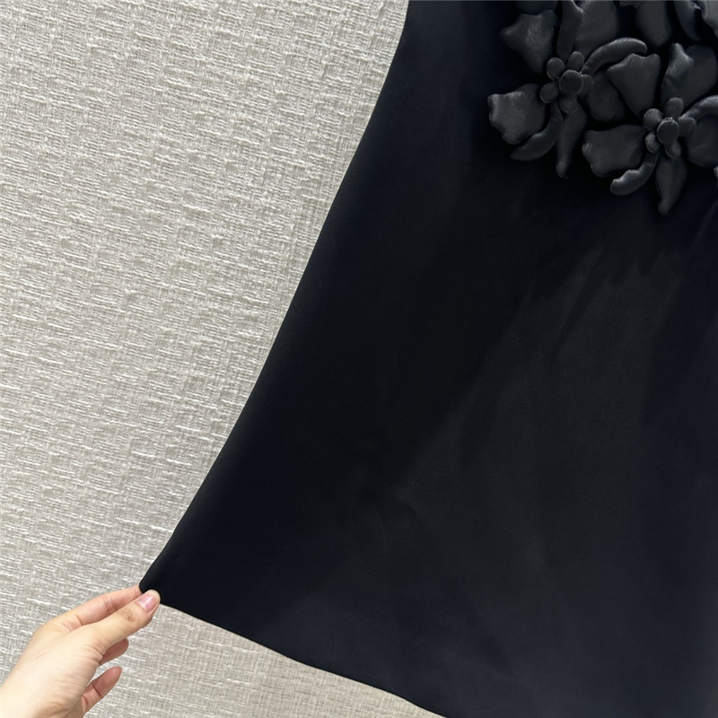 Va1e*ntin0 suspender black dress replica clothing