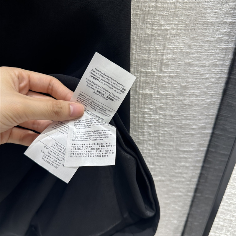 Va1e*ntin0 suspender black dress replica clothing