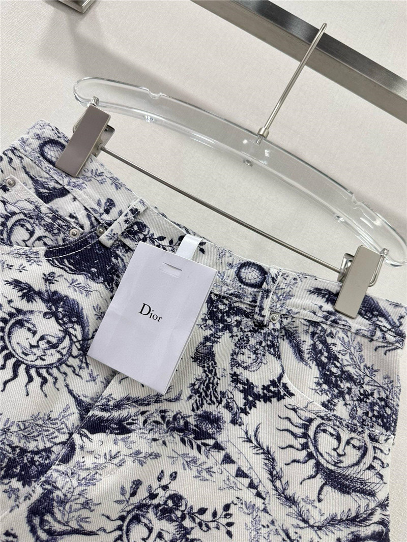 D10r new skirt cheap replica designer clothes