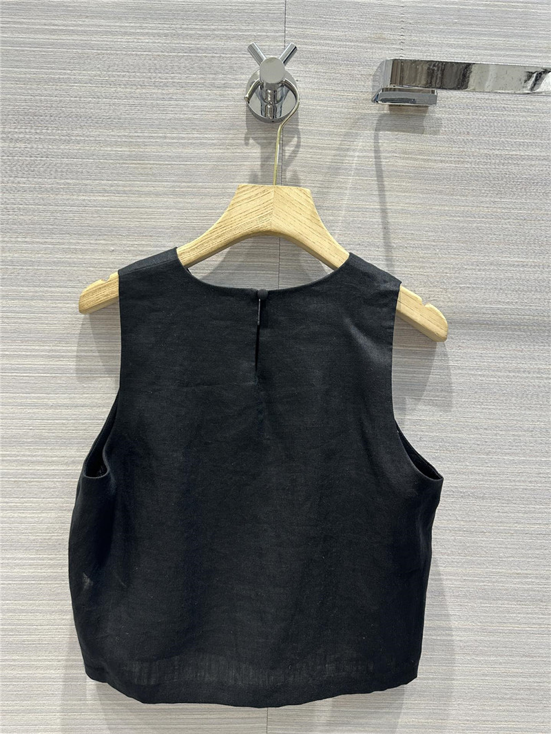 The R0w minimalist cotton and linen suit replica d&g clothing