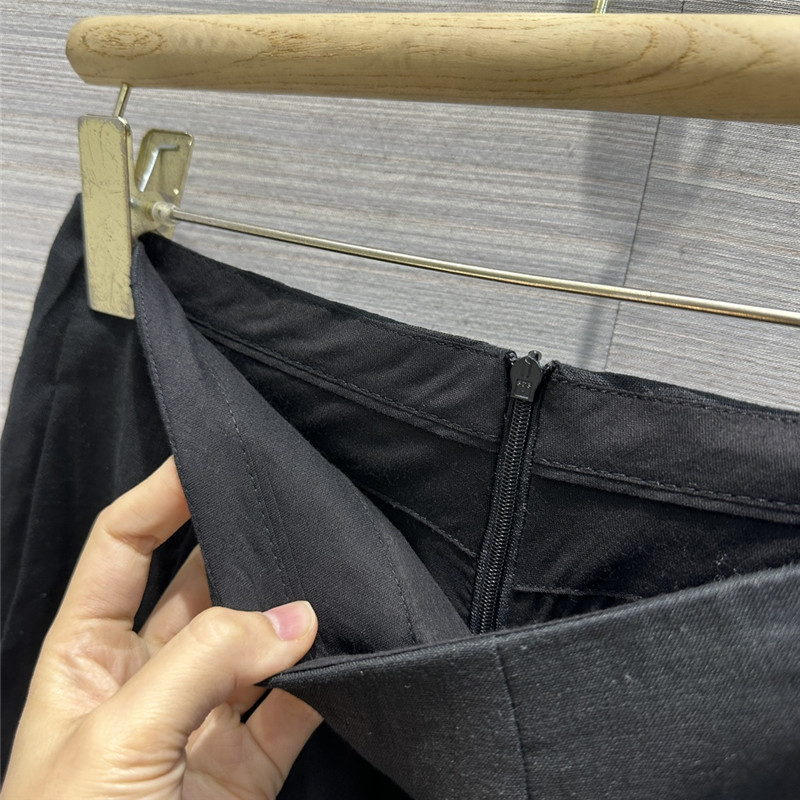 The R0w minimalist cotton and linen suit replica d&g clothing