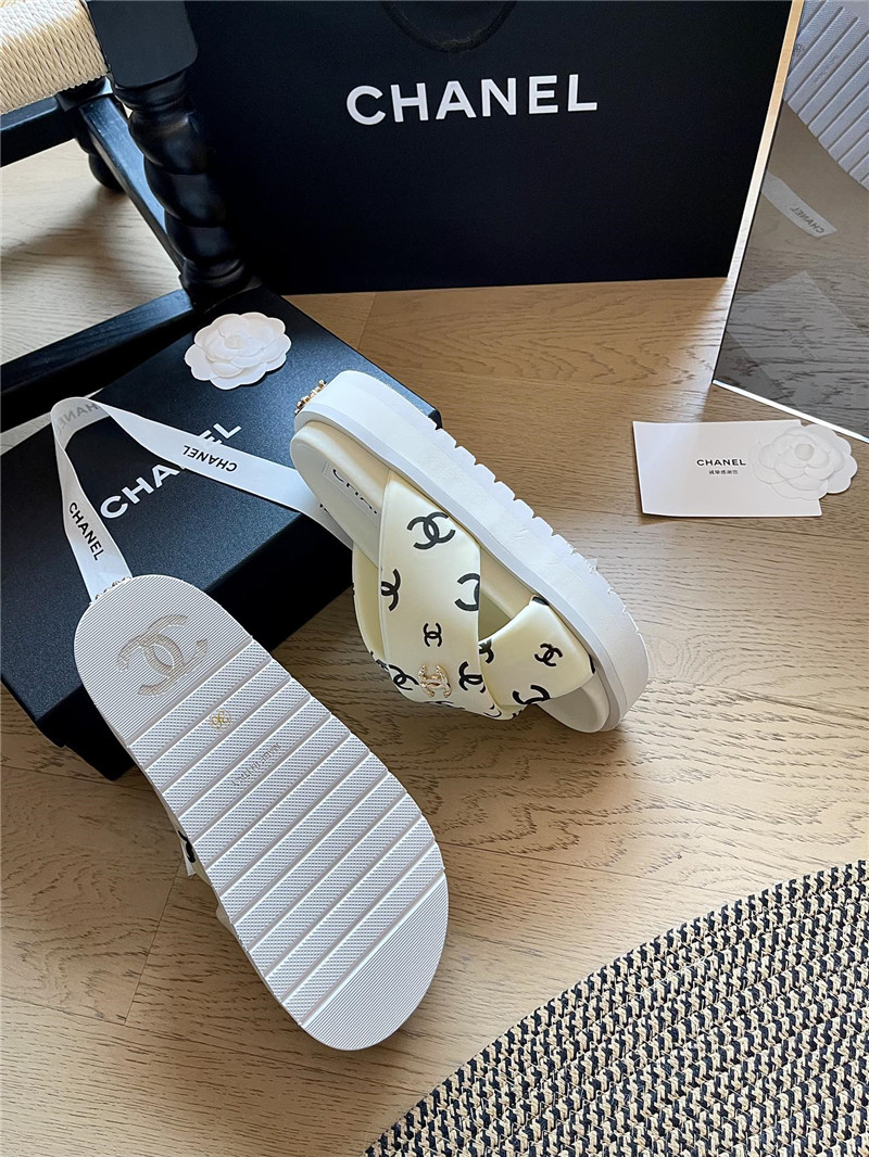 Ch**el velvet cross platform slides beige