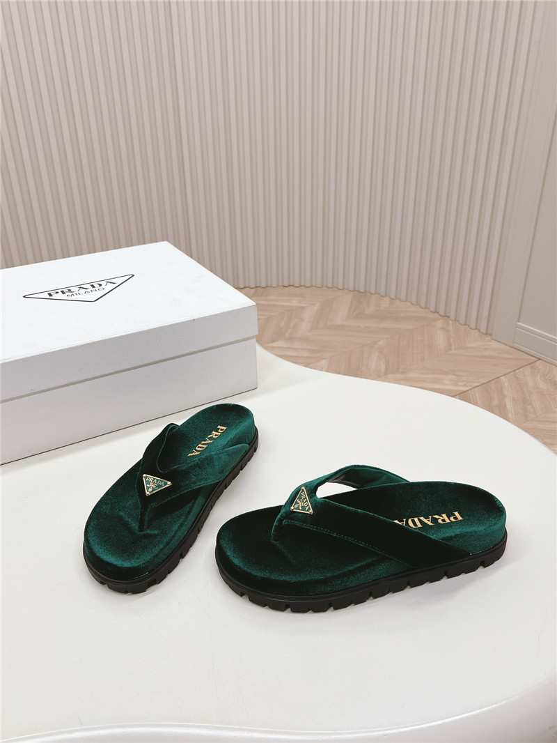 Prada Velvet Thong Flip-flops in Green