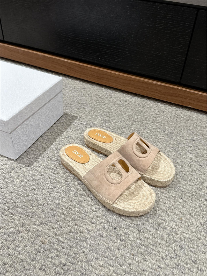 D10r cd suede espadrille slides beige