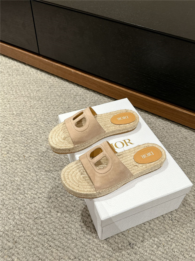 D10r cd suede espadrille slides beige