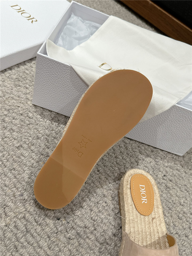 D10r cd suede espadrille slides beige