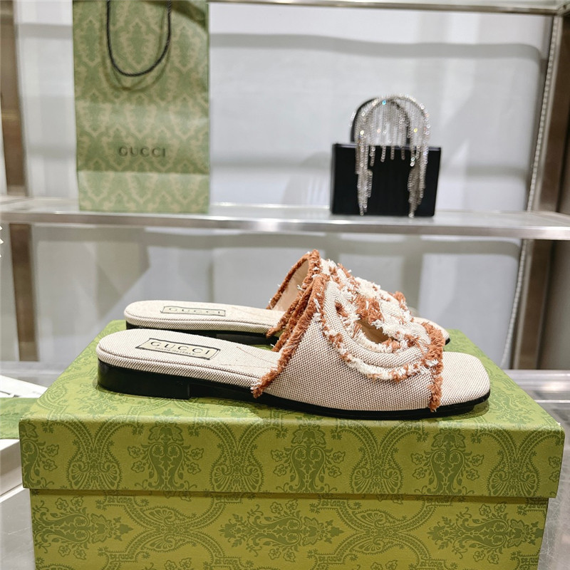 Gvc*1 interlocking g slide sandal brown canvas