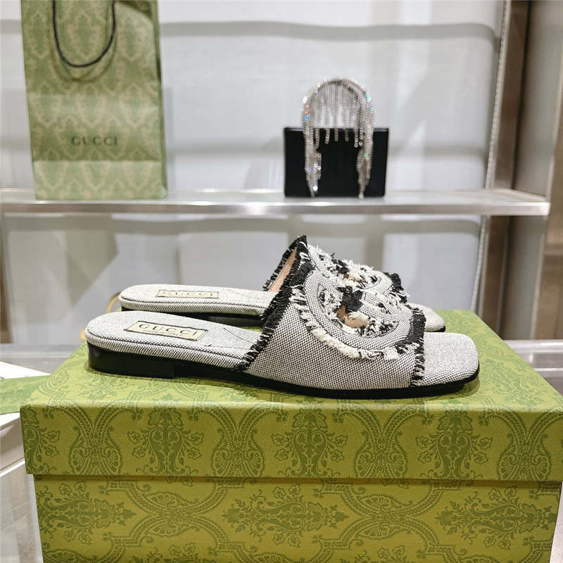 Gvc*1 interlocking g slide sandal gray canvas