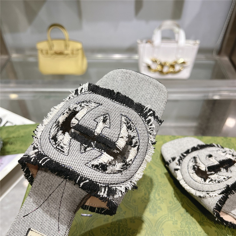 Gvc*1 interlocking g slide sandal gray canvas