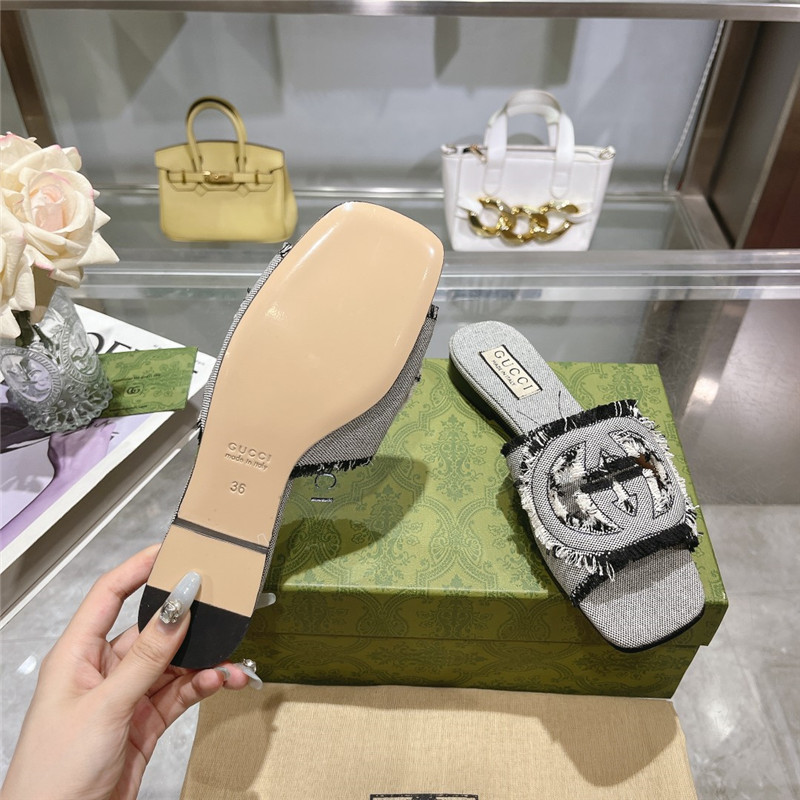 Gvc*1 interlocking g slide sandal gray canvas