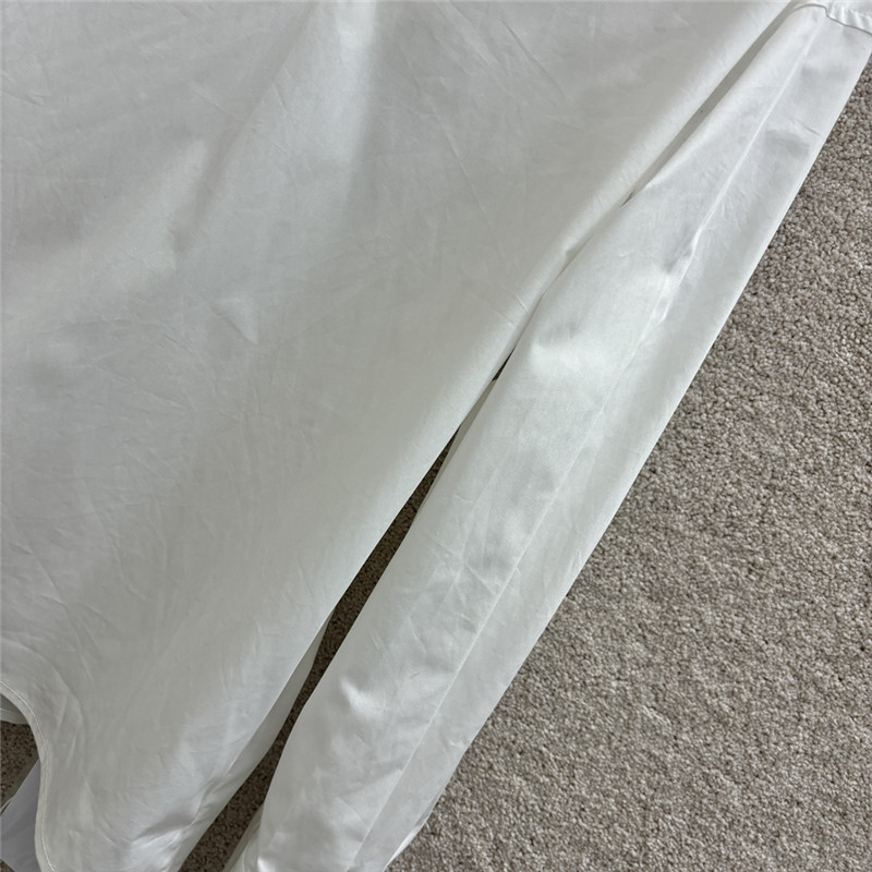 Va1e*ntin0 gold v logo shirt replica d&g clothing