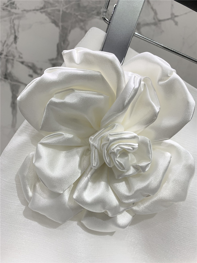 Va1e*ntin0 three-dimensional flower skirt replica d&g clothing