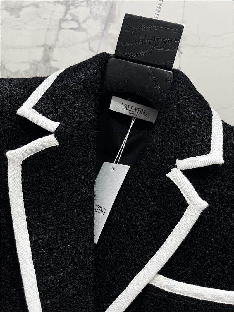 Va1e*ntin0 new suit replica clothing sites