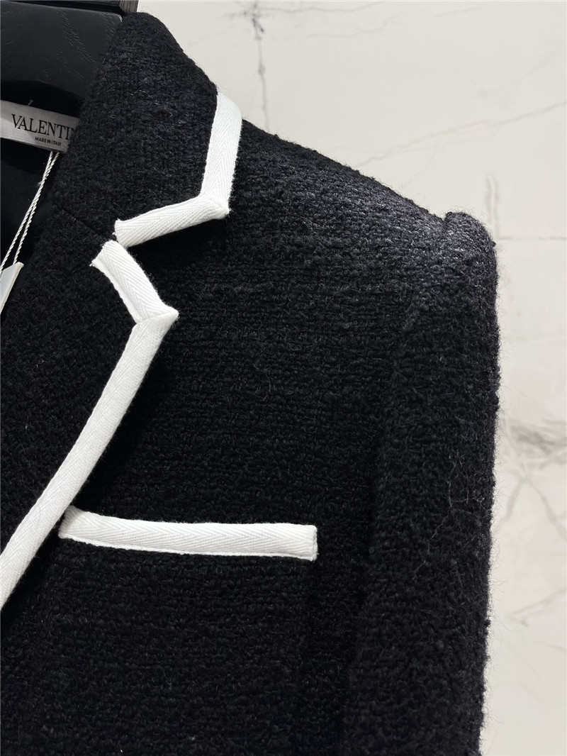 Va1e*ntin0 new suit replica clothing sites