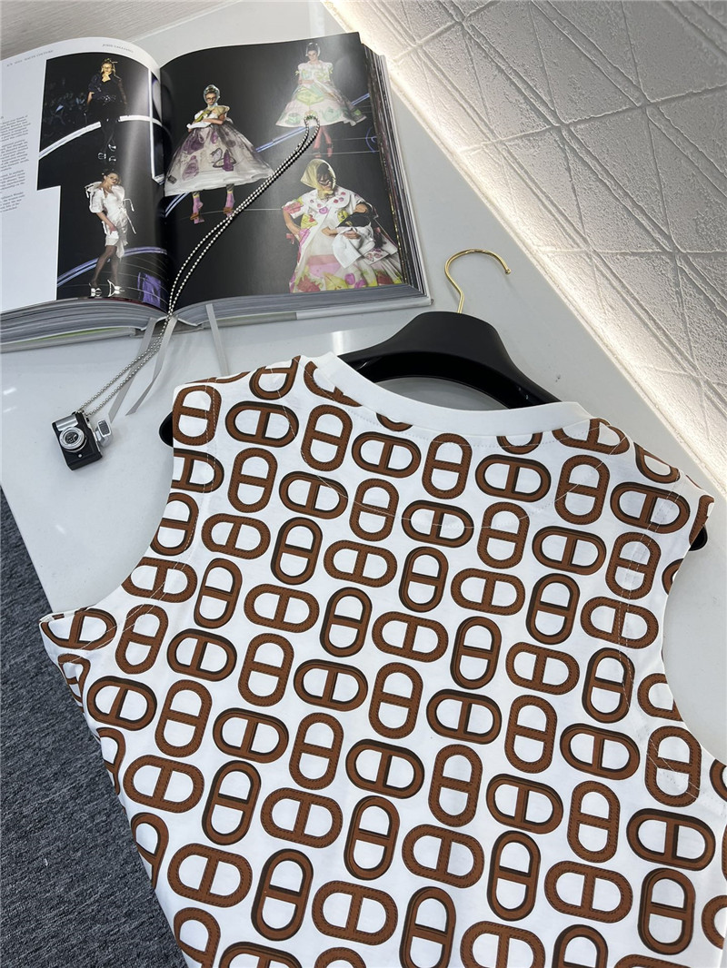 H**me5 pig nose vest   replica clothing sites