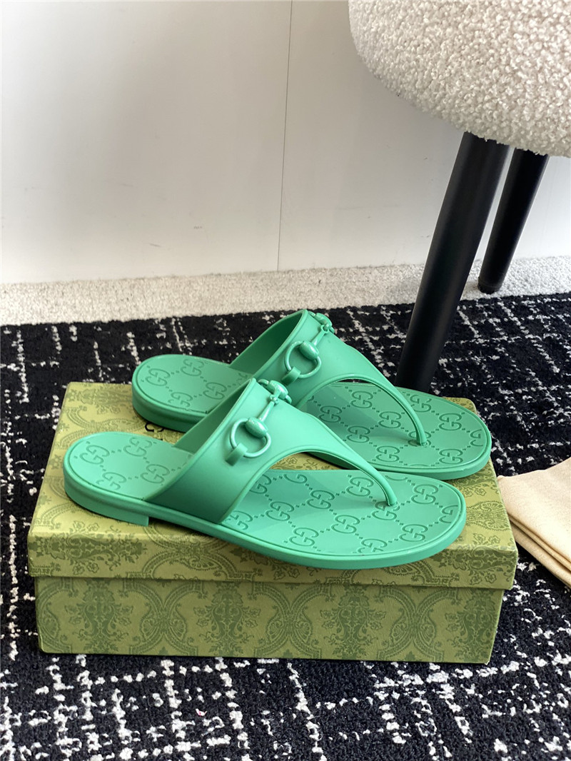 Gucci Horsebit Thong Sandals in Green