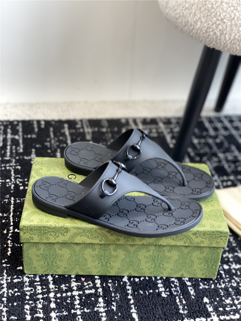 Gucci Horsebit Thong Sandals in Black