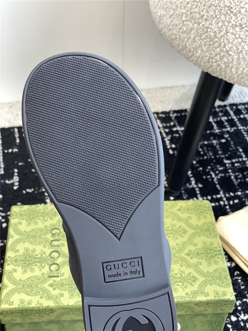 Gvc*1 horsebit thong sandals in black