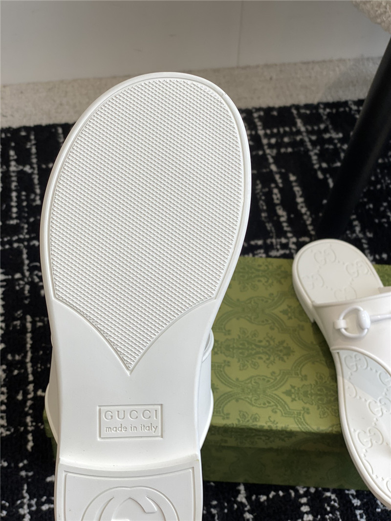 Gvc*1 horsebit thong sandals in white