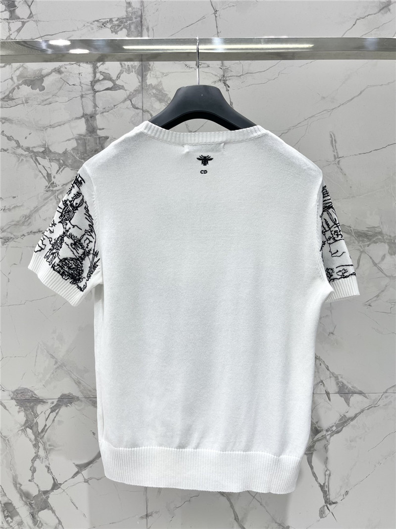 D10r embroidered painting knit t-shirt in white