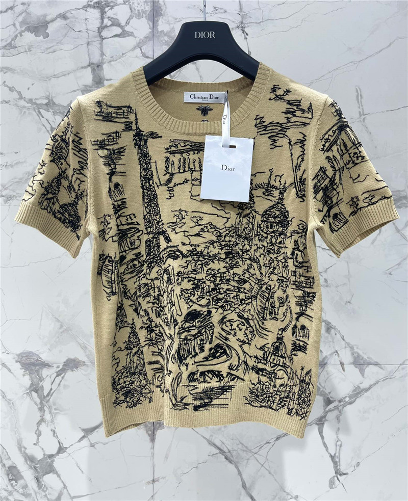 D10r embroidered painting knit t-shirt in beige