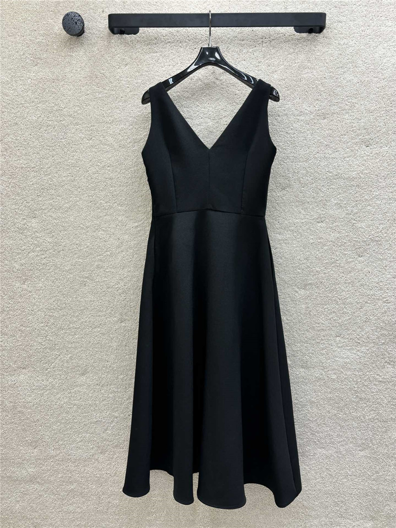 Va1e*ntin0 vest dress replica d&g clothing