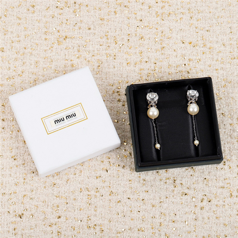 miumiu pearl ear clips