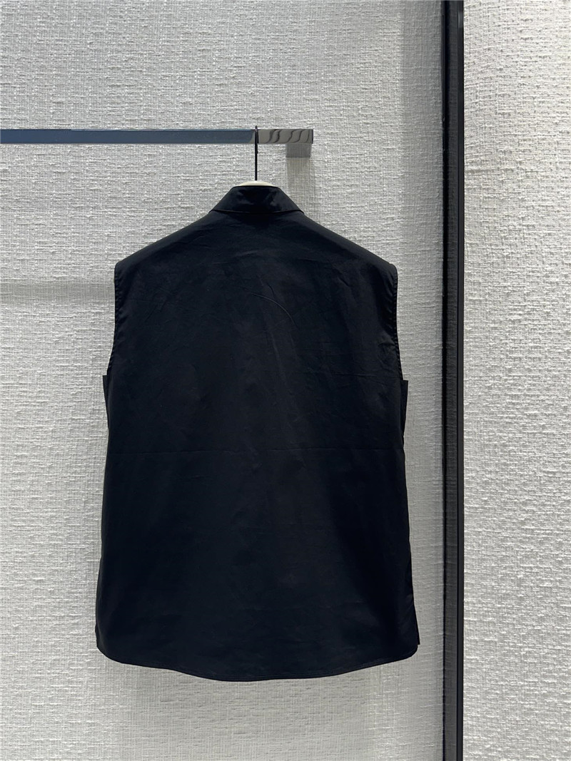 Bv*b*rry zipper stand collar sleeveless shirt replica clothing