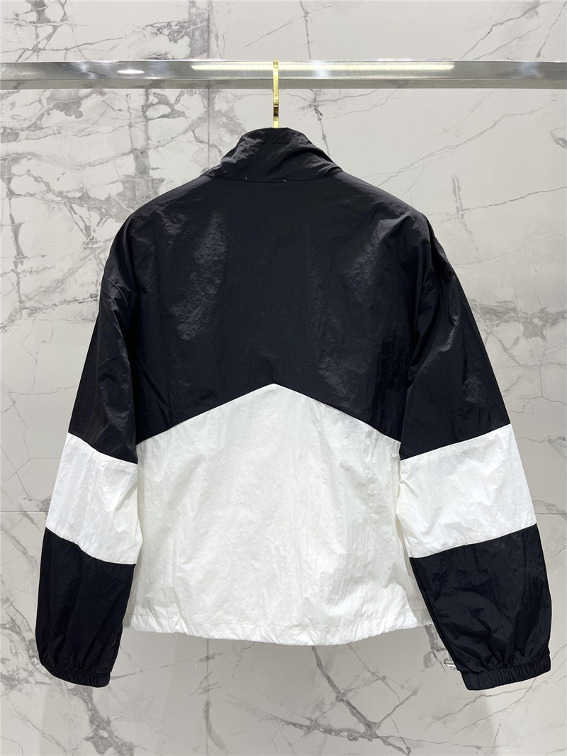 Chanel contrasting color jacket + shorts set replica clothes